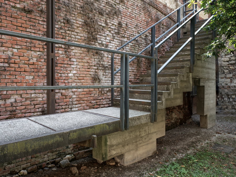 2021-07/scarpa-castelvecchio-26