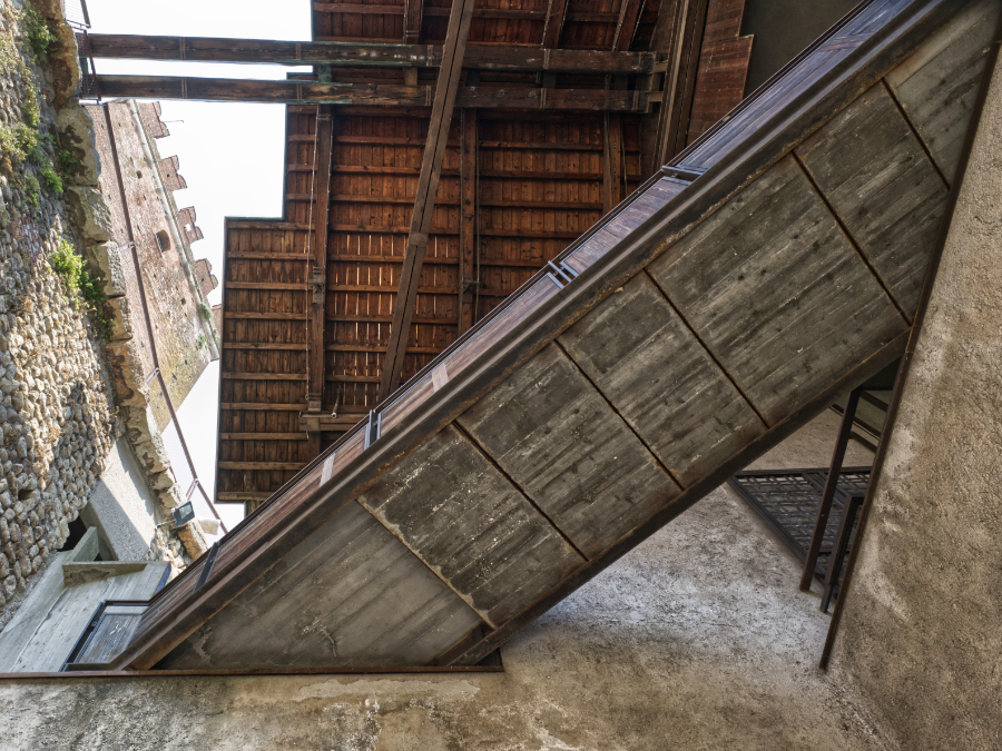 2021-07/scarpa-castelvecchio-8